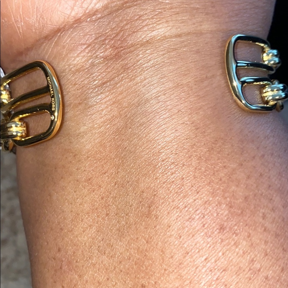 💚Micheal 💚Kors iconic links bracelet🎁 - Picture 5 of 5